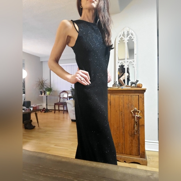 Sexy black dress ! Sparkles Low back with corset string detail ✨️ - Picture 2 of 3